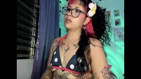Snapshot of pinky_promiseex chatting on May 2026 01:56:01 AM pinky_promiseex online show from May 2026 01:56:01 AM