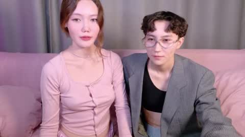 Snapshot of pinkylovers chatting on July 2026 10:02:02 PM Li long hair and Ru short hair online show from July 2026 10:02:02 PM
