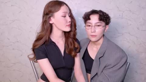 Snapshot of pinkylovers chatting on July 2026 01:24:02 PM Li long hair and Ru short hair online show from July 2026 01:24:02 PM