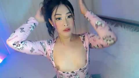 Ari online show from September 2025 03:51:01 AM