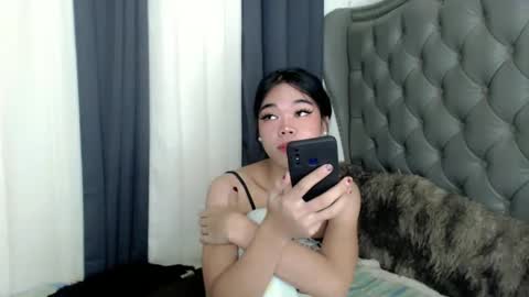 Snapshot of pitchy_pitch chatting on February 2025 03:46:01 PM The Girl Named Eyve online show from February 2025 03:46:01 PM