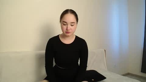 Snapshot of pixie____ chatting on May 2026 02:12:01 PM Lily online show from May 2026 02:12:01 PM