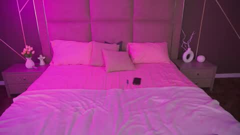 pixiehott online show from November 2025 09:14:02 PM