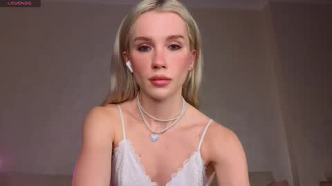 Emmy and Edward online show from January 2026 06:57:01 PM