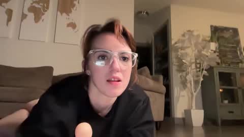 PeggedBiGuy online show from October 2025 04:00:02 AM