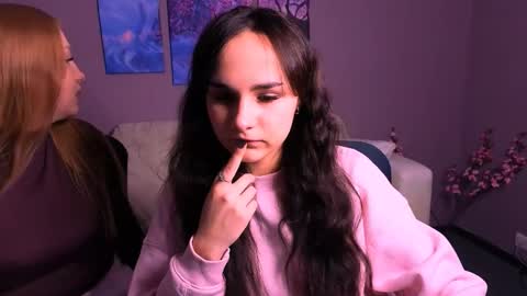 Sophie online show from November 2025 12:05:02 PM