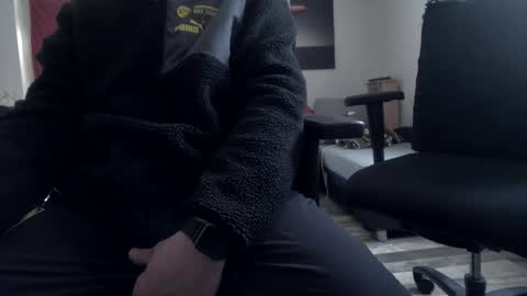 Hello ask me  . Im glad  to see you here in my room. Welcome PVT is open online show from October 2025 11:11:01 AM