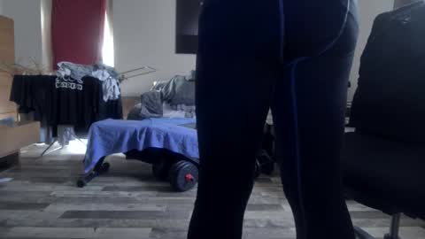 Hello ask me  . Im glad  to see you here in my room. Welcome PVT is open online show from November 2025 09:22:01 AM