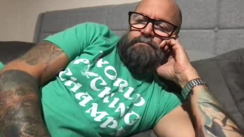 PleaseSitOnMyCock online show from November 2025 01:06:01 AM