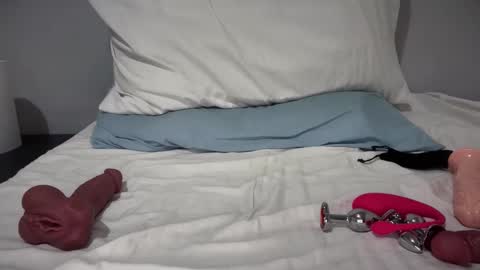 MirIsk online show from November 2025 04:14:02 PM