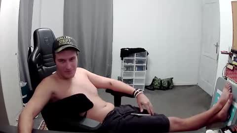 plkrisztian online show from October 2025 11:50:01 PM