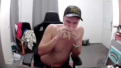 plkrisztian online show from November 2025 11:27:02 PM