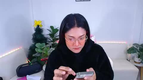 Ploysai online show from December 2025 12:48:01 AM