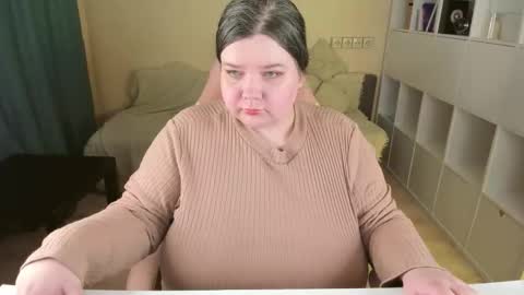 Snapshot of plum_pie__ chatting on November 2025 04:38:02 PM Alice online show from November 2025 04:38:02 PM