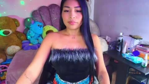 Snapshot of pocahontas_cute chatting on May 2026 03:31:01 PM Nicole online show from May 2026 03:31:01 PM