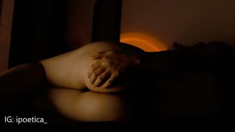 Snapshot of poeeticaa_ chatting on January 2025 11:14:01 PM IG ipoetica online show from January 2025 11:14:01 PM