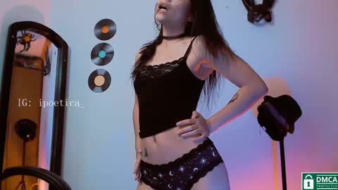 Snapshot of poeeticaa_ chatting on November 2025 04:29:02 PM IG ipoetica online show from November 2025 04:29:02 PM