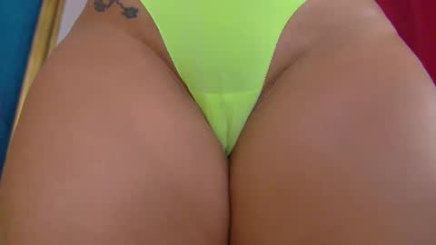 Snapshot of poison_milf_ chatting on September 2025 04:36:01 AM poison_milf_ online show from September 2025 04:36:01 AM