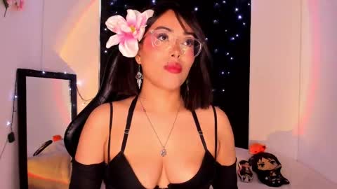 Willow                      Hours 12pm to 630pm Colombian time FRIDAY AND SUNDAY FREE DAYS online show from January 2025 06:15:01 PM