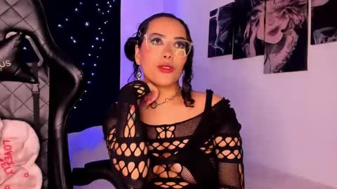 Willow                      Hours 12pm to 630pm Colombian time FRIDAY AND SUNDAY FREE DAYS online show from January 2025 08:26:02 PM