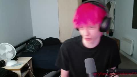 Snapshot of polarny05 chatting on October 2025 08:37:02 PM Polarny online show from October 2025 08:37:02 PM