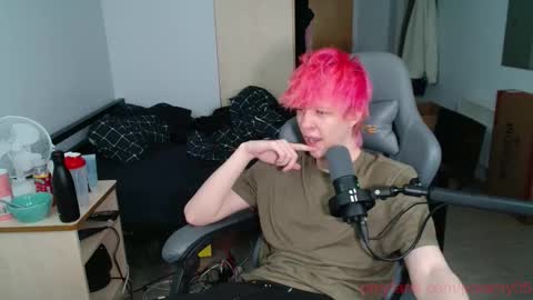 Snapshot of polarny05 chatting on November 2025 08:40:01 PM Polarny online show from November 2025 08:40:01 PM