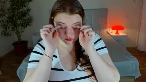 Polina online show from December 2025 06:14:01 PM