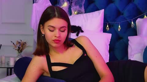 Polly online show from October 2025 06:59:01 AM