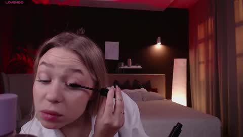 Snapshot of pooja_hegde chatting on October 2025 01:11:01 AM Eva online show from October 2025 01:11:01 AM