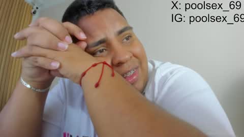 Snapshot of poolsexx_69 chatting on September 2025 07:17:02 PM poolsexx_69 online show from September 2025 07:17:02 PM