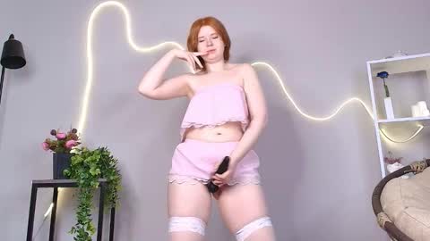 Erica online show from November 2025 05:06:02 AM