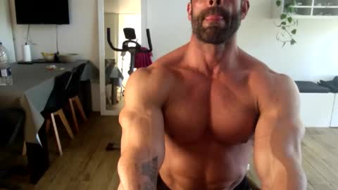 popopo0 online show from November 2025 05:24:02 PM