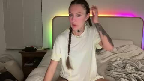 Snapshot of poppyquinn chatting on April 2026 02:09:02 AM PoppyQuinn online show from April 2026 02:09:02 AM