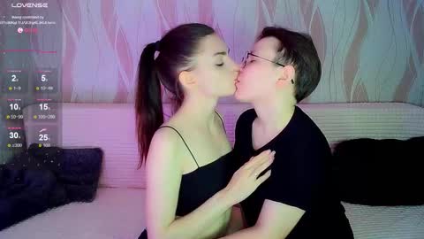 Ana and Tati online show from October 2025 07:47:02 PM