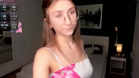 Elizabeth online show from November 2025 07:25:01 PM