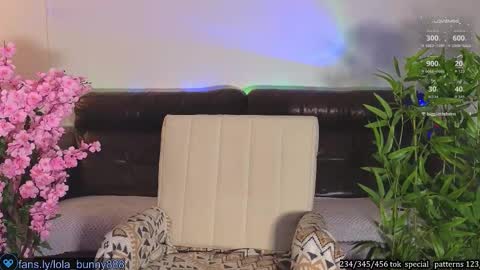 Lola online show from October 2025 05:42:02 AM