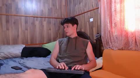 Snapshot of powertwinky chatting on December 2024 07:52:02 PM chris independent  online show from December 2024 07:52:02 PM