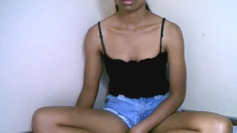 prettiethalia online show from October 2025 11:23:02 AM