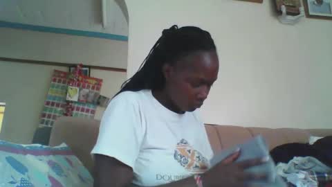 Snapshot of pretty_beib chatting on September 2025 08:51:02 AM Karol online show from September 2025 08:51:02 AM