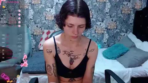 Snapshot of pretty_cristal22 chatting on May 2026 02:15:02 PM pretty_cristal22 online show from May 2026 02:15:02 PM