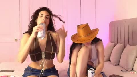 Snapshot of pretty_dirty_sis chatting on November 2025 04:12:02 AM Dirty Sis online show from November 2025 04:12:02 AM