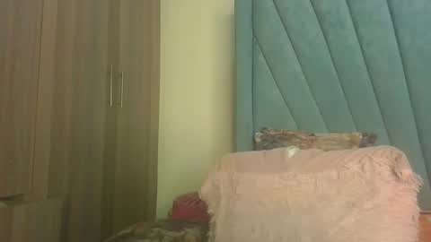 pretty_fel online show from November 2025 12:55:02 AM