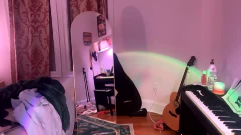 Snapshot of pretty_in_p1nk chatting on December 2024 05:17:01 AM Sophie online show from December 2024 05:17:01 AM