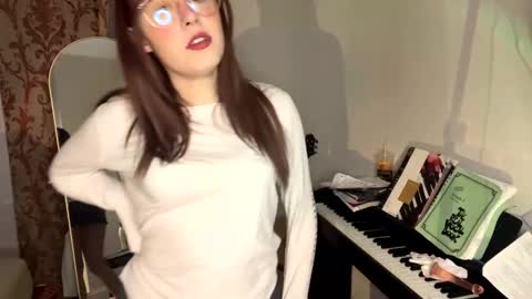 Snapshot of pretty_in_p1nk chatting on January 2025 03:32:02 AM Sophie online show from January 2025 03:32:02 AM