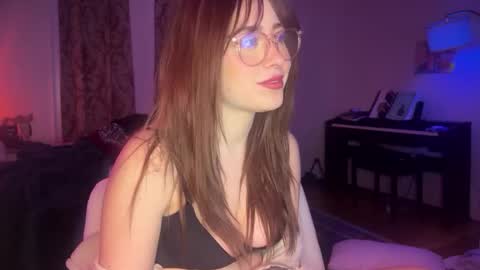 Snapshot of pretty_in_p1nk chatting on January 2025 05:05:01 AM Sophie online show from January 2025 05:05:01 AM