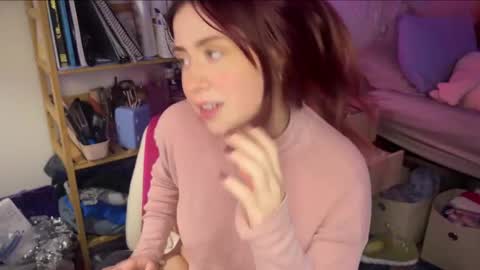 Snapshot of pretty_in_p1nk chatting on February 2025 01:37:01 AM Sophie online show from February 2025 01:37:01 AM