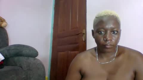 Snapshot of pretty_ivy chatting on December 2024 12:12:01 PM SARAH online show from December 2024 12:12:01 PM