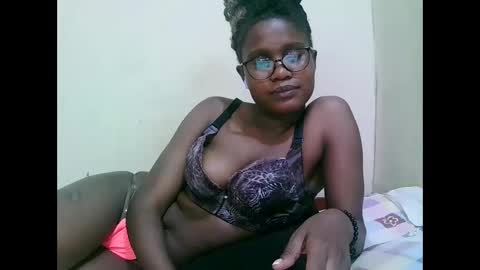 Snapshot of pretty_mellan chatting on January 2025 12:52:02 AM pretty_mellan online show from January 2025 12:52:02 AM
