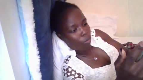 Snapshot of pretty_petite_ebony chatting on May 2026 02:22:01 PM pretty_petite_ebony online show from May 2026 02:22:01 PM