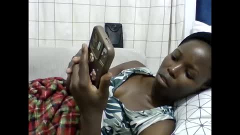 Snapshot of pretty_petite_ebony chatting on June 2026 02:16:02 AM pretty_petite_ebony online show from June 2026 02:16:02 AM